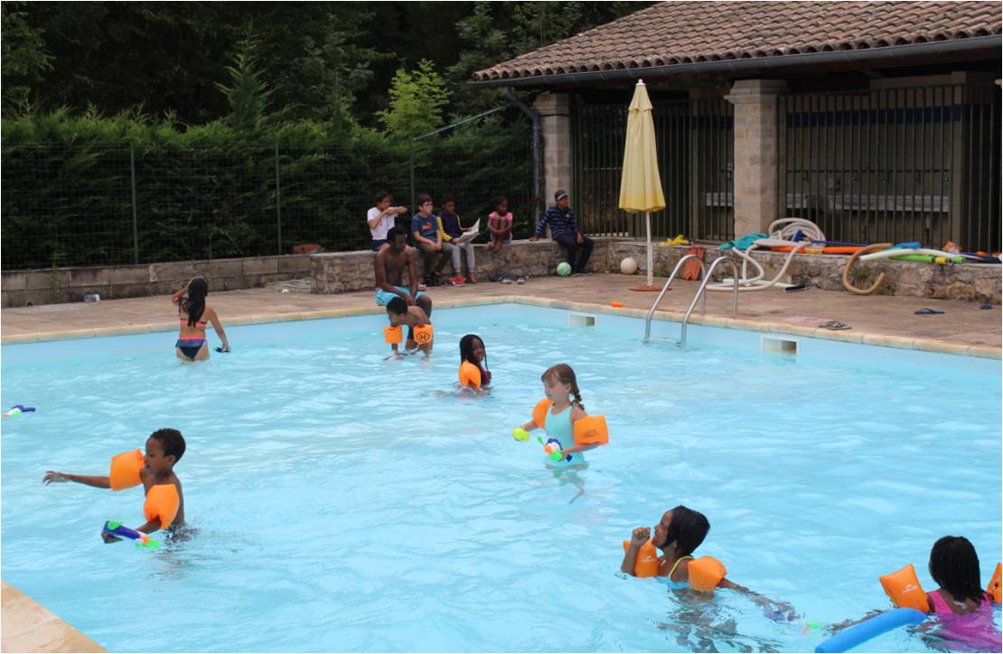 Piscine 2 Chateau Mondesir BG